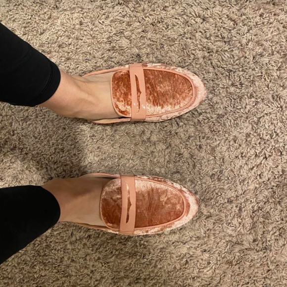 Hot Kiss pink crushed velvet penny loafer flats - Picture 3 of 5
